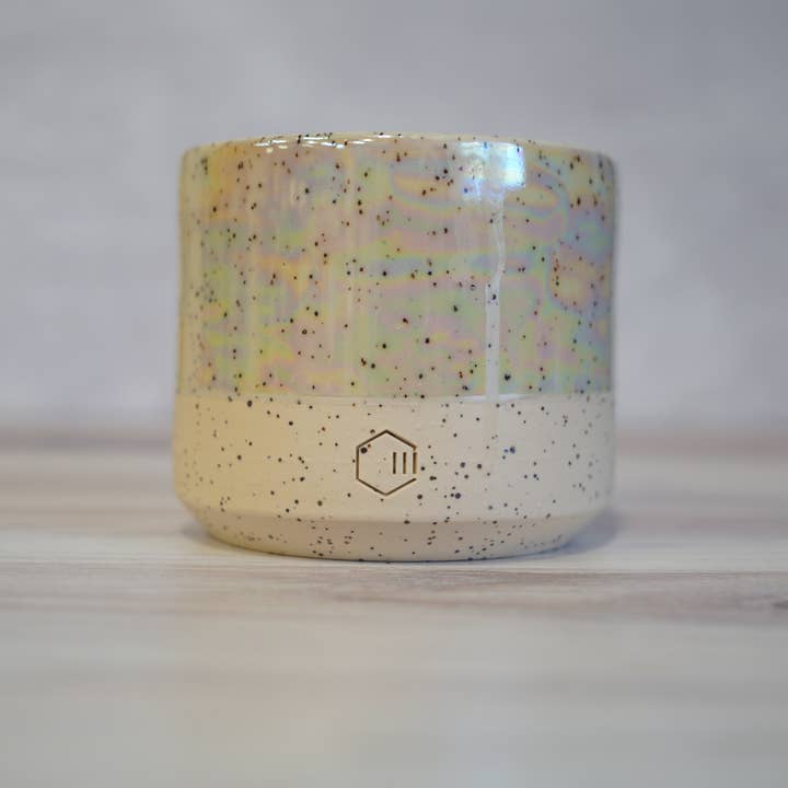 Handgemaakte keramische kaars (witte gespikkelde klei) - Parelglazuur voor wholesale door Carbon Candle