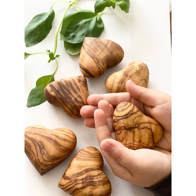 Natural OliveWood - Wholesale Decorative Figurine - Olive Wood Mini Hearts1