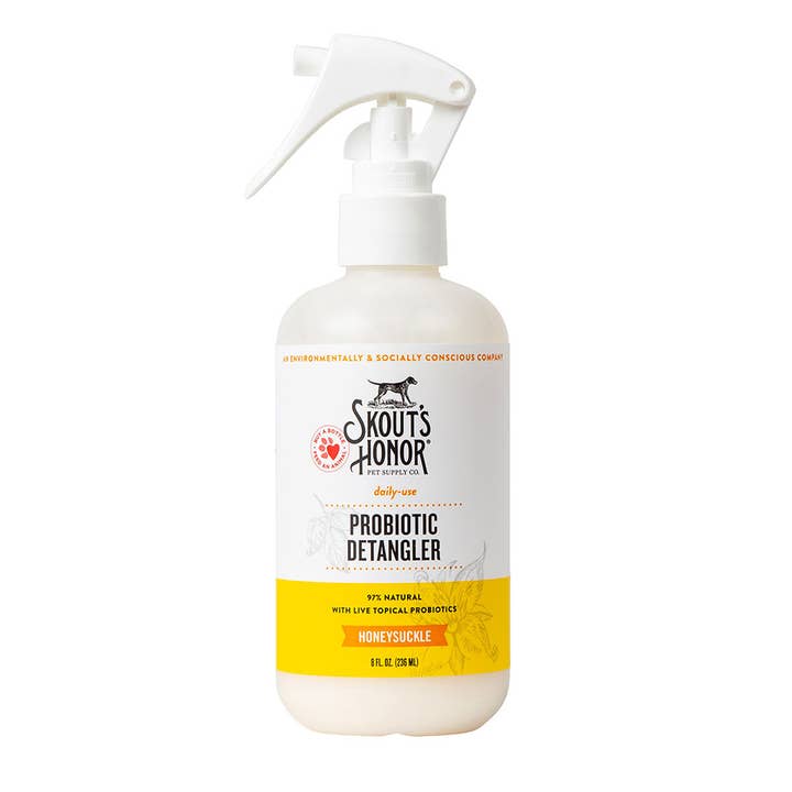 Skout's Honor Probiotic Daily Use Detangler Honeysuckle 8 oz for wholesale by Pet Palette Distribution