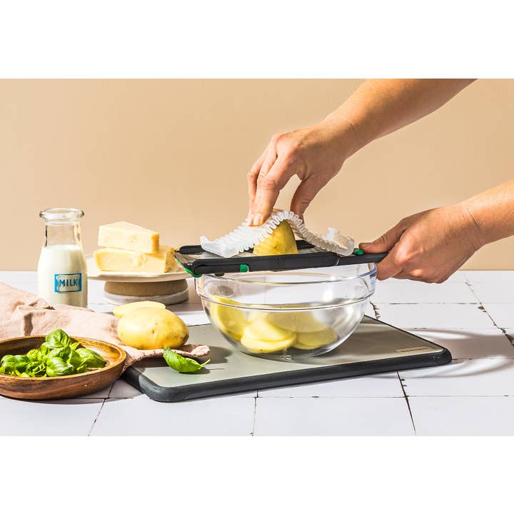 Dreamfarm - Wholesale Kitchen Tool/Gadget - Nocutu - No Cut You Mandoline3