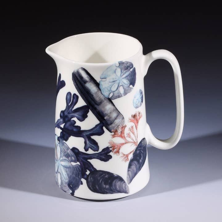 Carafe Beachcomber de taille moyenne de Bone China pour la vente par Cream Cornwall