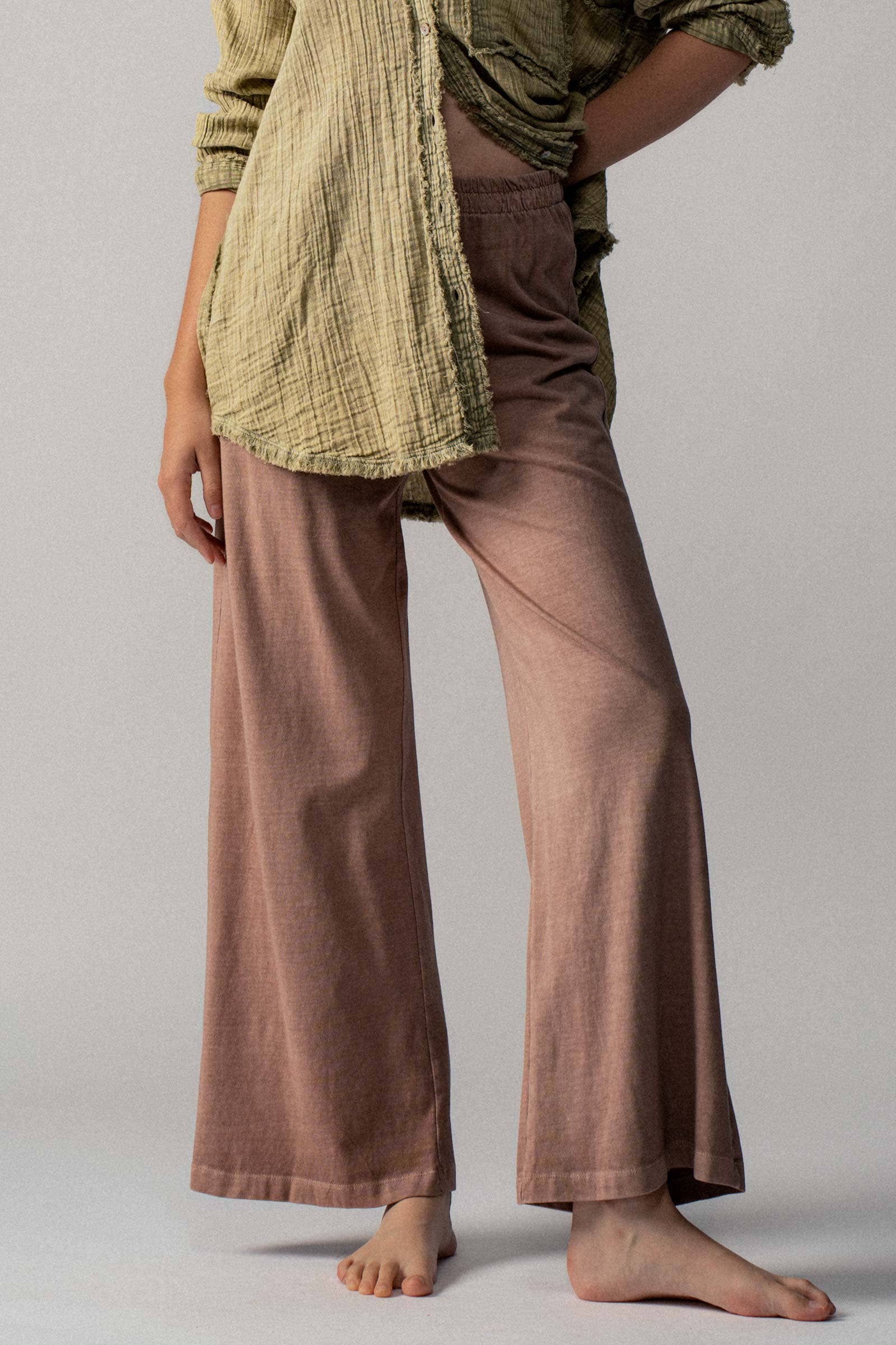 Urban Daizy - Wholesale Pants - Women's - Vintage Wash Cotton Flare Yoga Pants

1