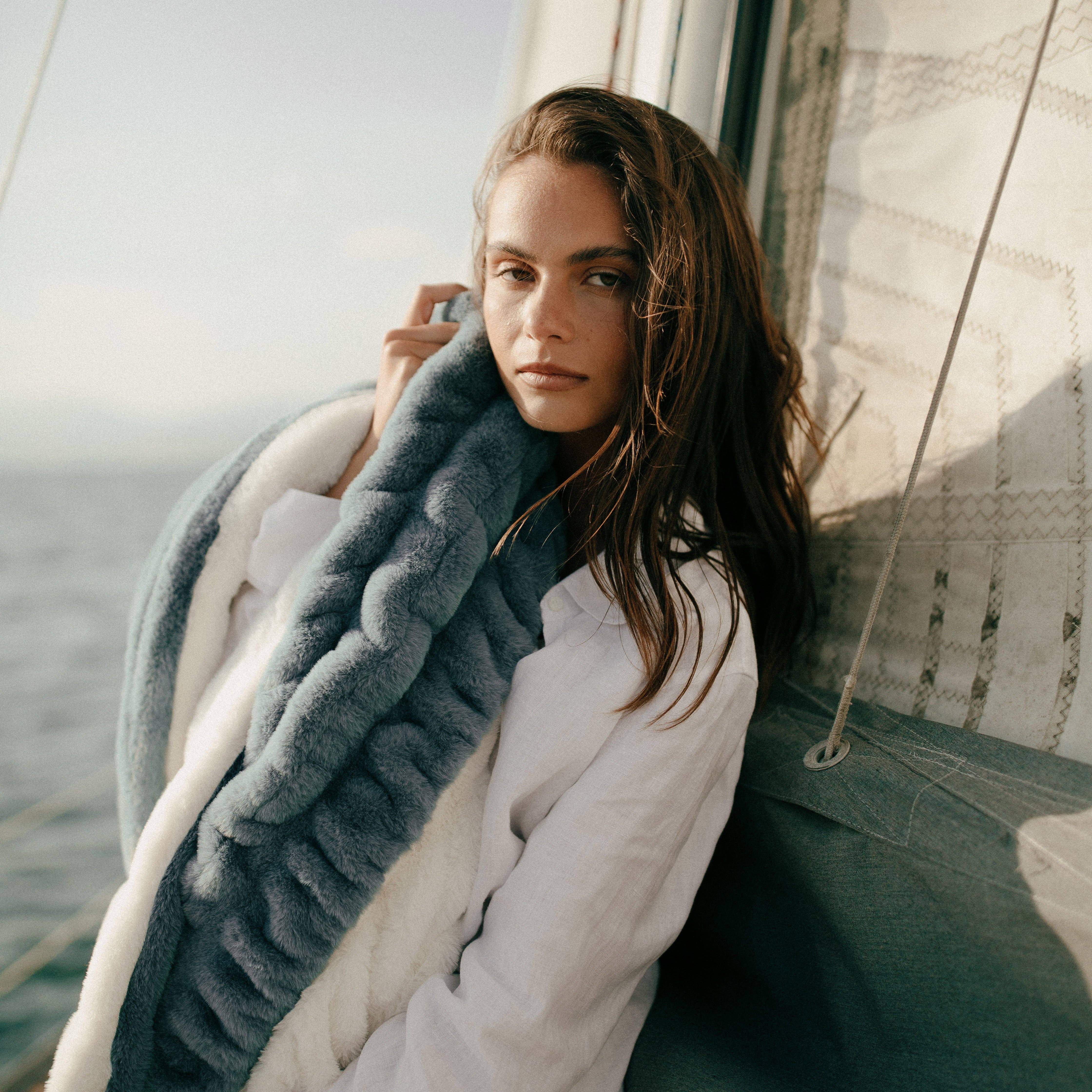 Lola Blankets - Wholesale Throw Blanket - Shoreline Two-Tone3