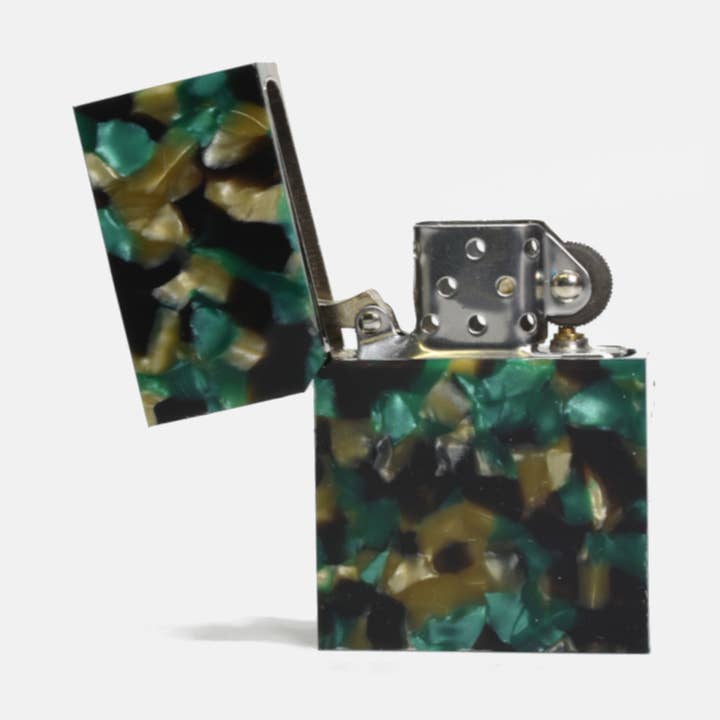 Verde Accendino stile Zippo con coriandoli verdi in vendita all'ingrosso su Faire0