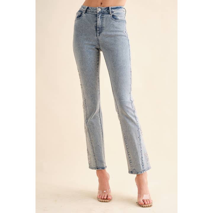 Apolline – Großhandel Jeans – Damen – GLITZER-JEANS MIT GLOCKENUNTERTEIL UND SEITLICHEM STERNMUSTER