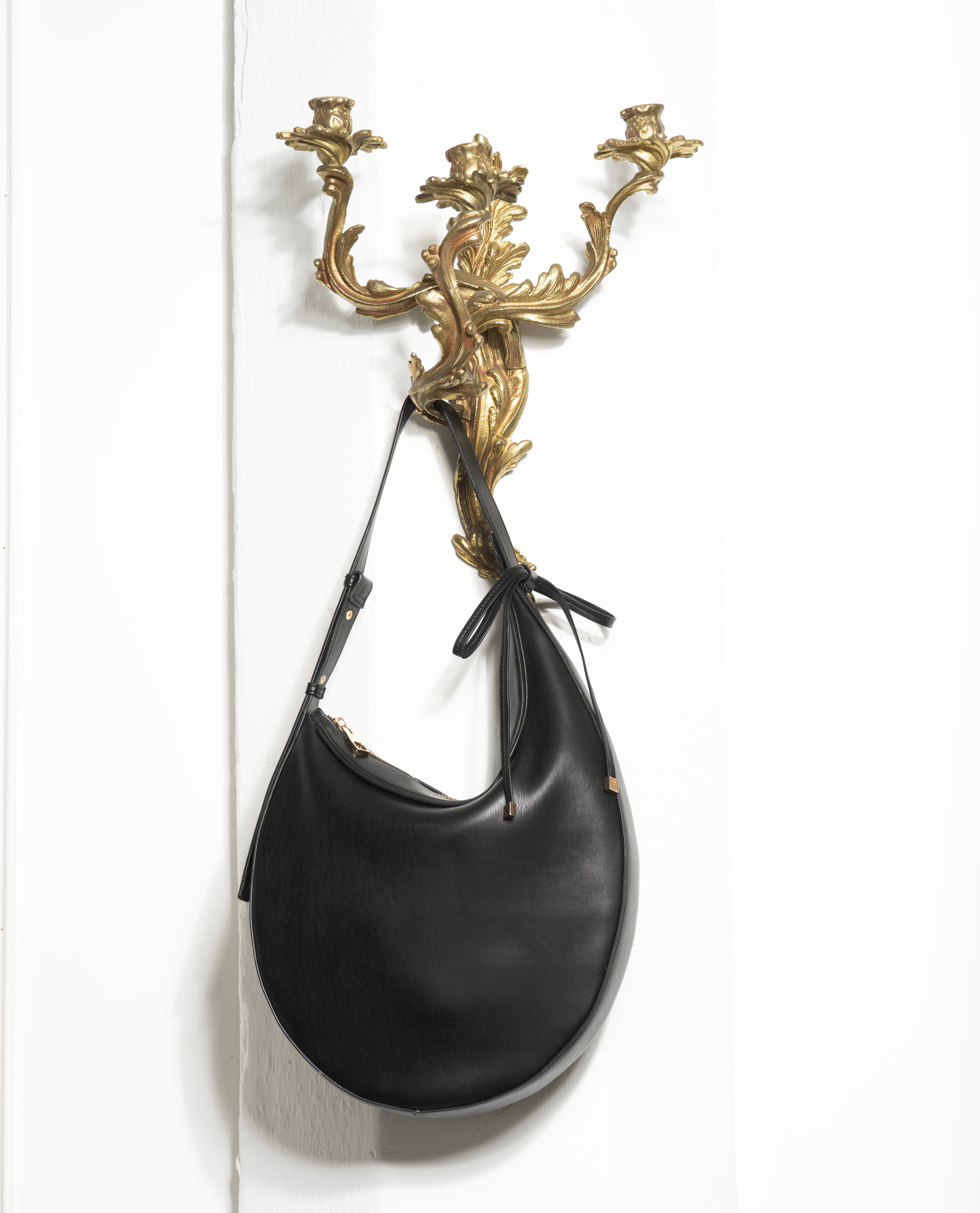 Black Vivien for wholesale on Faire2