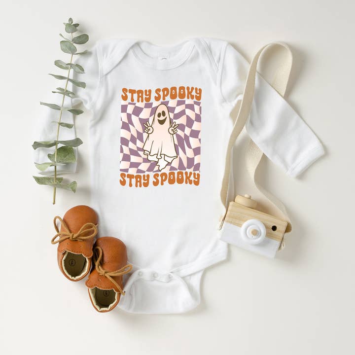 Checkered Stay Spooky Ghost | Grenouillère à manches longues pour bébé pour la vente par The Juniper Shop Wholesale