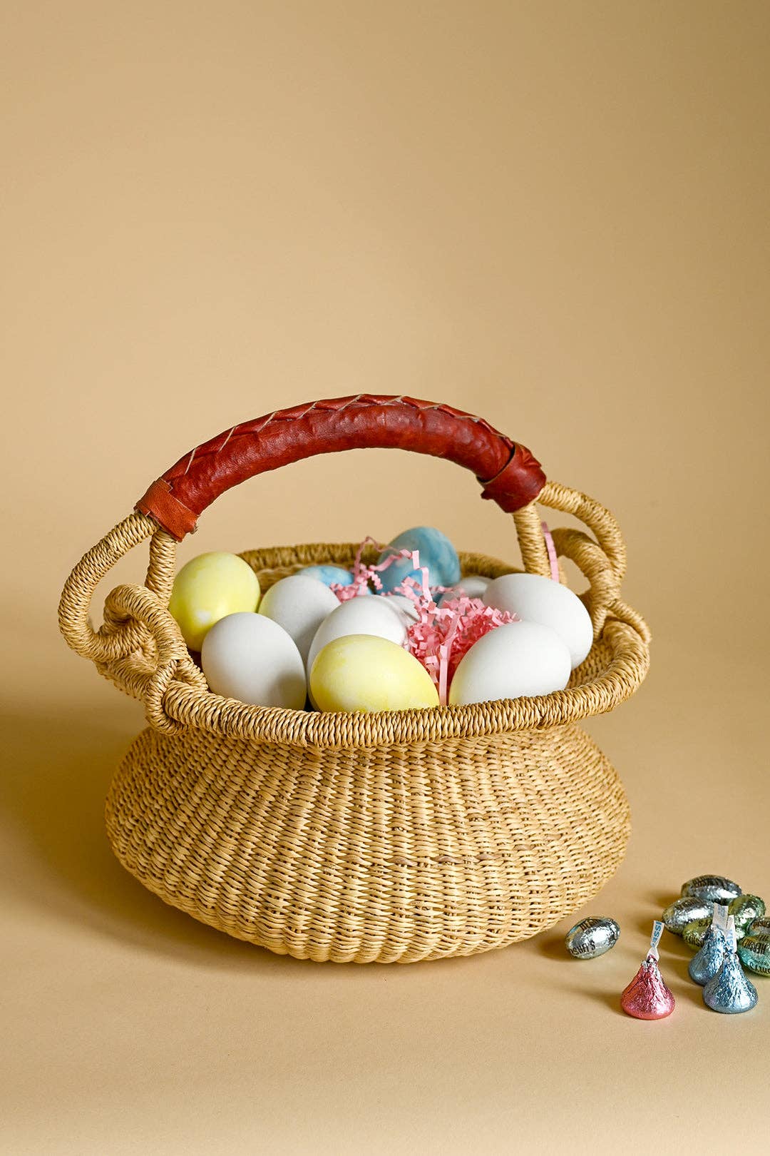 Swahili | AFRICAN MODERN - Wholesale Basket - Petite Natural Swing Basket - Leather Handle2