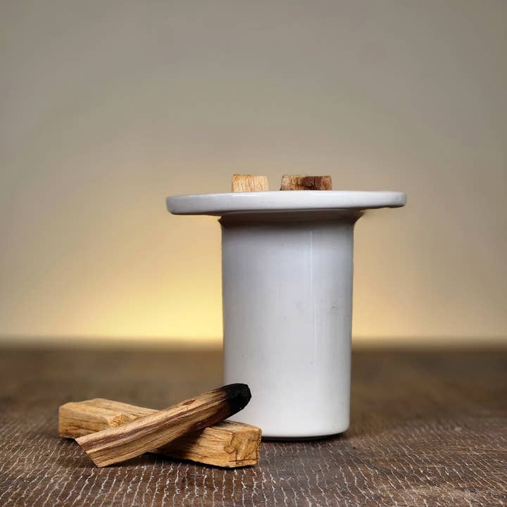 Keramik-Wischstäbchen und Aufbewahrungsbox Palo Santo, weiß für den Großhandel von Siesta Studio