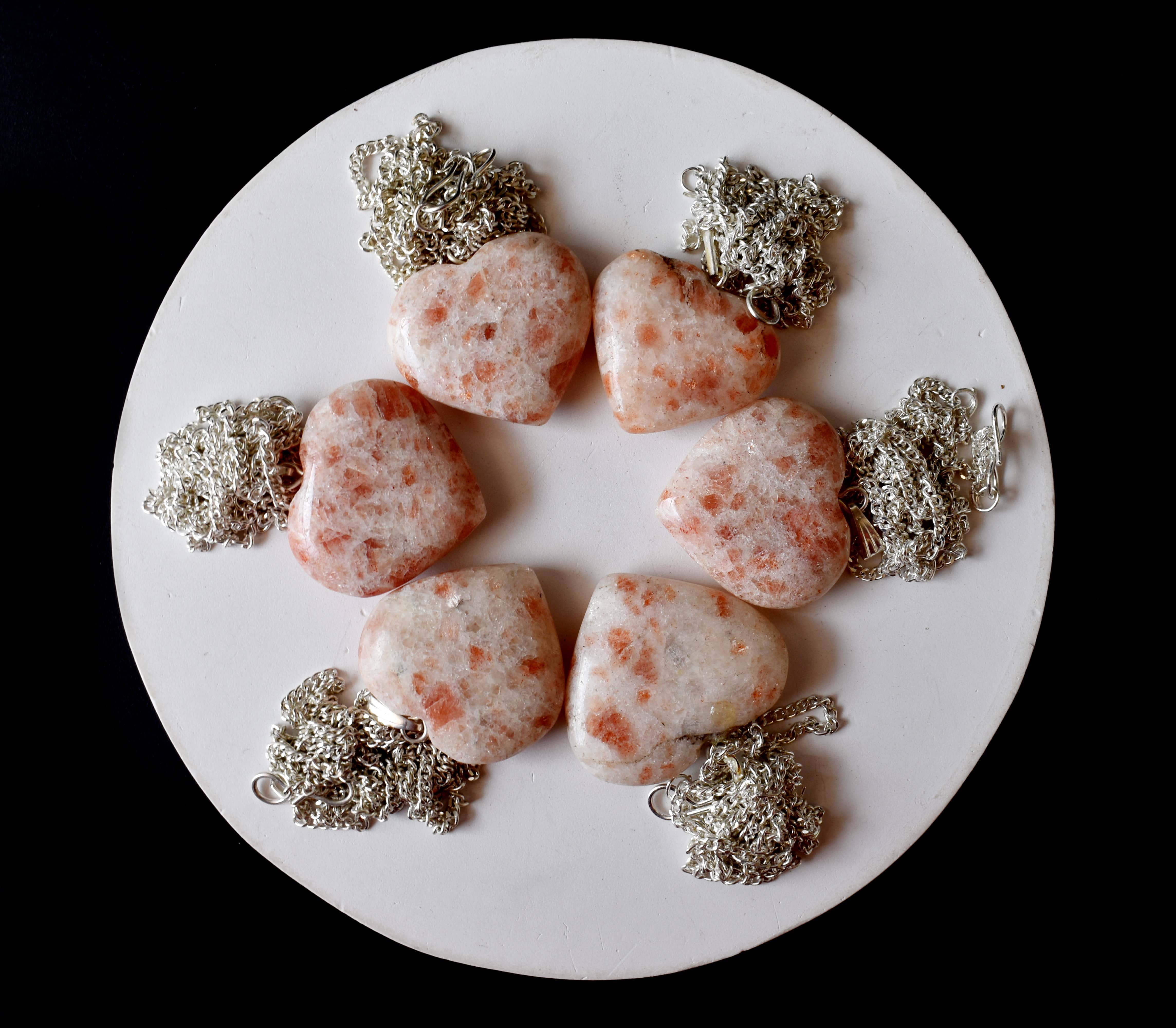 Soothing Crystals - Vente Colliers à pendentif - Pendentifs Cœur de Cristal | Pierre de Soleil | Bijoux en Pierres de Guérison6