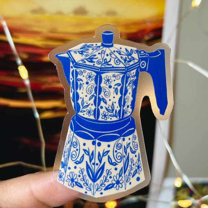 Autocollant Moka Pot Floral – Art Café Vintage Bleu & Blanc pour la vente par Fanesha Fabre