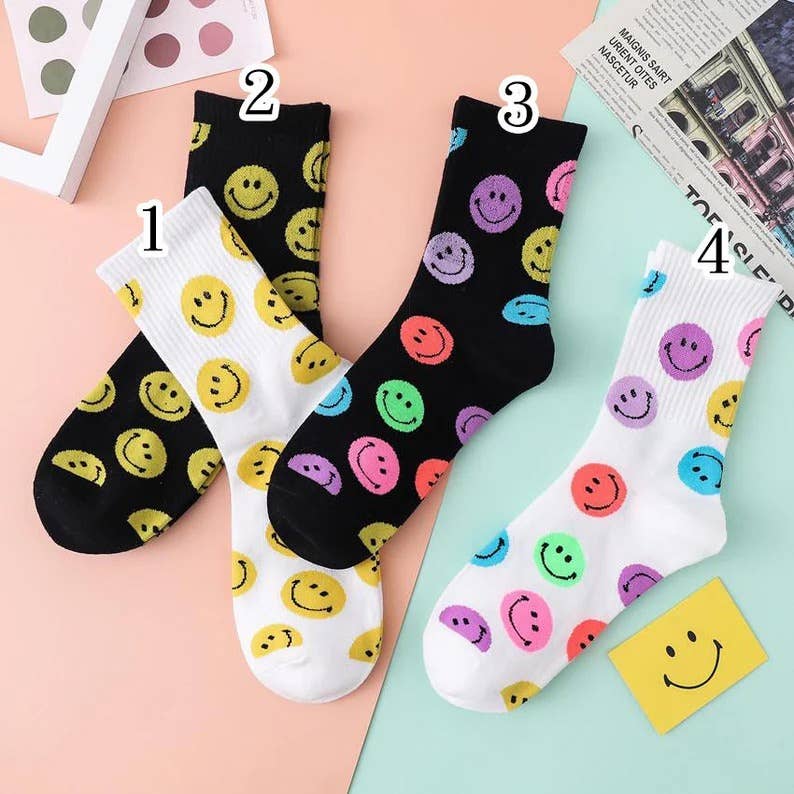 Weavey Studio – wholesale Socks – Unisex – Happy Smiley Face Socks (High Ankle)0