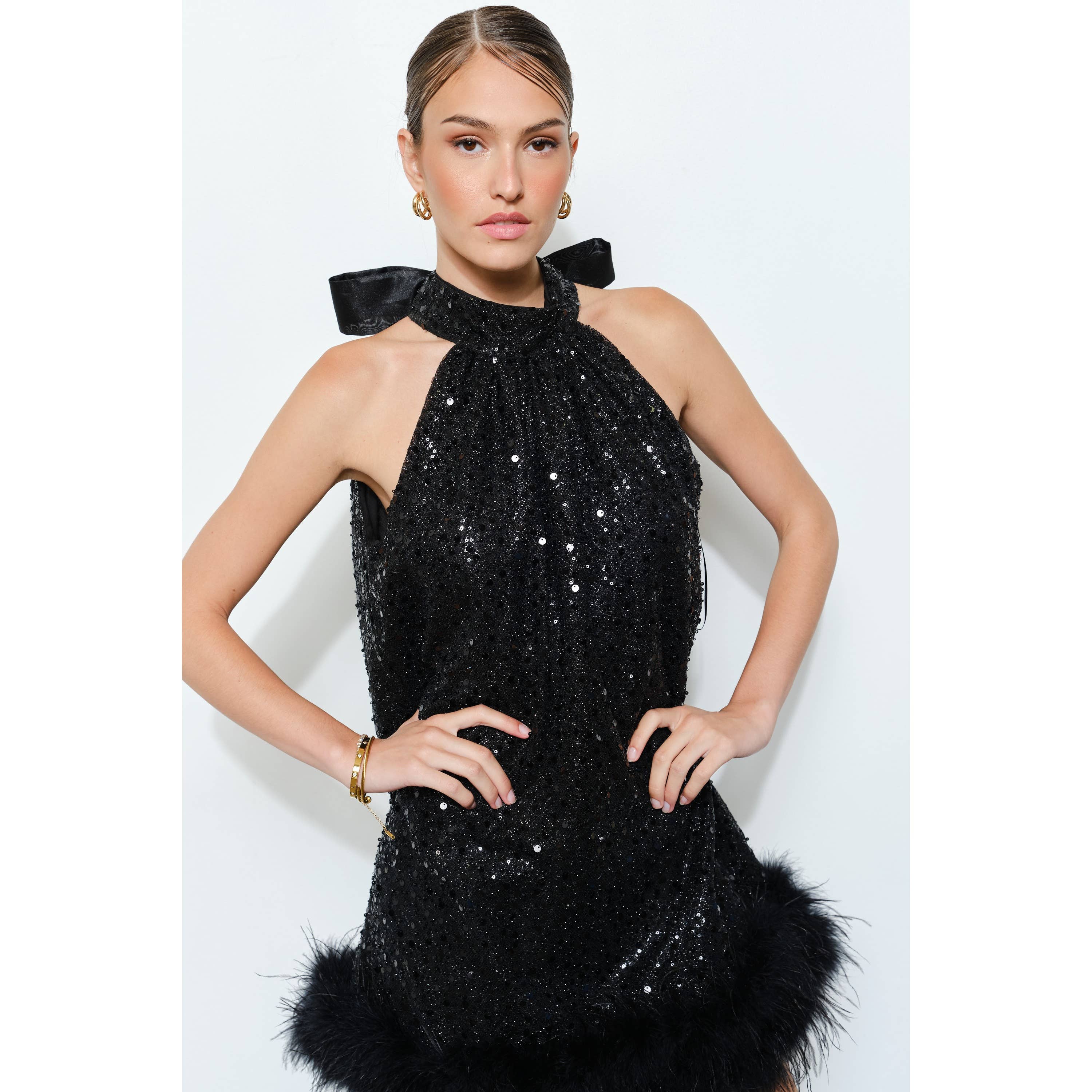 INA – Vestido - Mulher por atacado – Vestido Mini Halter com Laço nas Costas e Apliques de Lantejoulas e Penas6