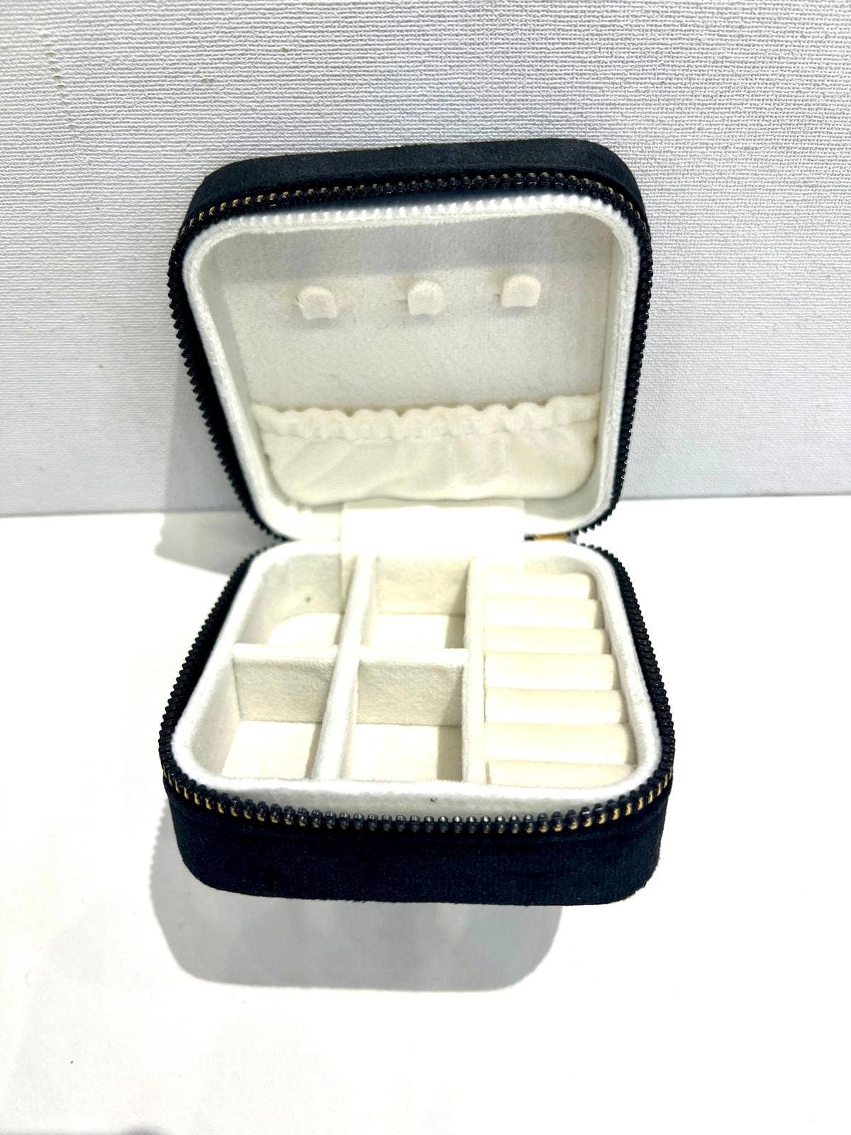 SHEERA - Wholesale Jewelry Box/Organizer - Portable velvet jewelry box6