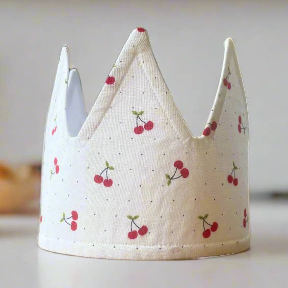 Couronne en coton avec cerises pour tout-petits, ajustable, lavable pour la vente par A Thousand Freckles