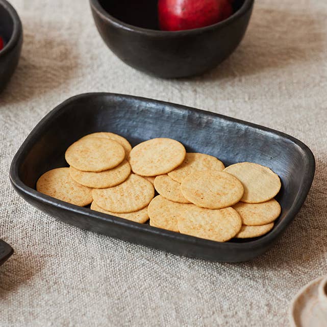 Casa Amarosa - Venta al por mayor Bandejas decorativas - Bandeja de cerámica Earthenware Clay Longpi, 9 x 6 x 1.5 pulgadas1