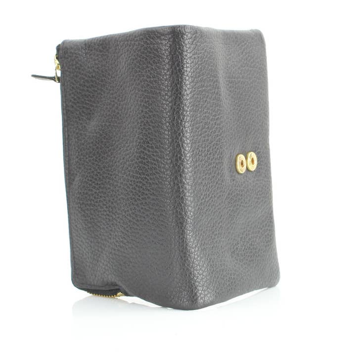 Leather Impressions Inc - Wholesale Wallet - Women's - Rivet and Burr Ladies Leather Two Button Zippered Wallet