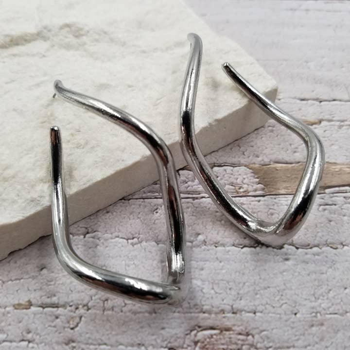 Treasure Wholesale - Wholesale Dangle Earrings - Twisted Line Earrings | Gold & Silver1