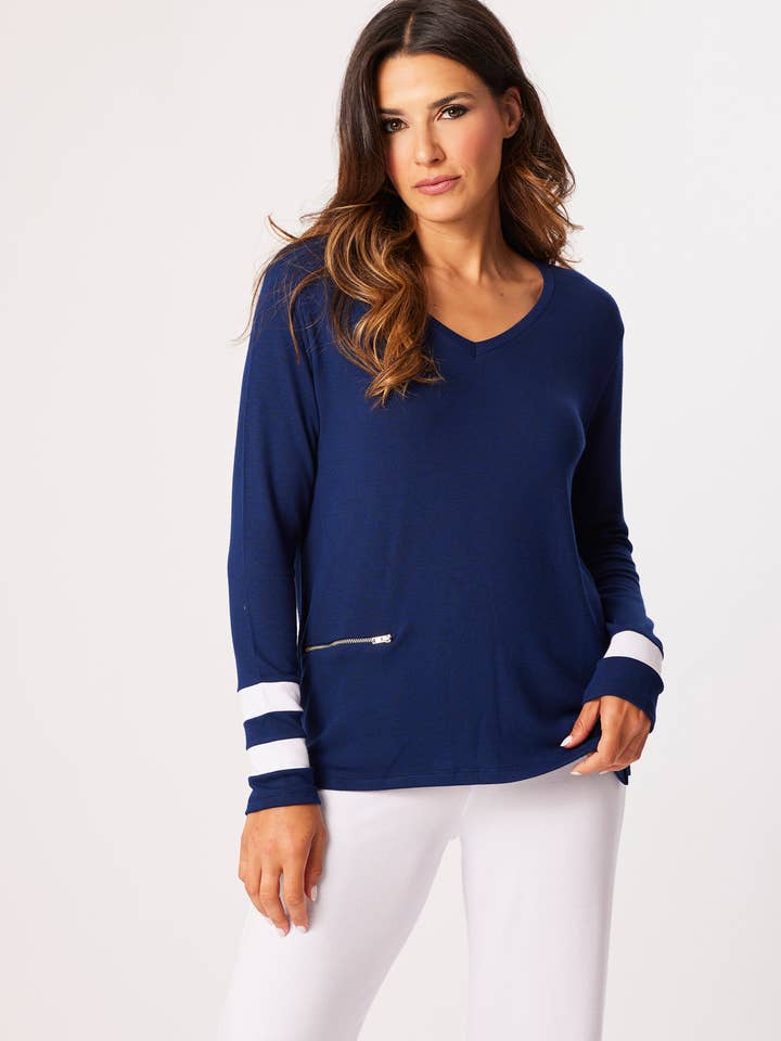 Top de cuello en V con bolsillo de cremallera para venta al por mayor de French Kyss