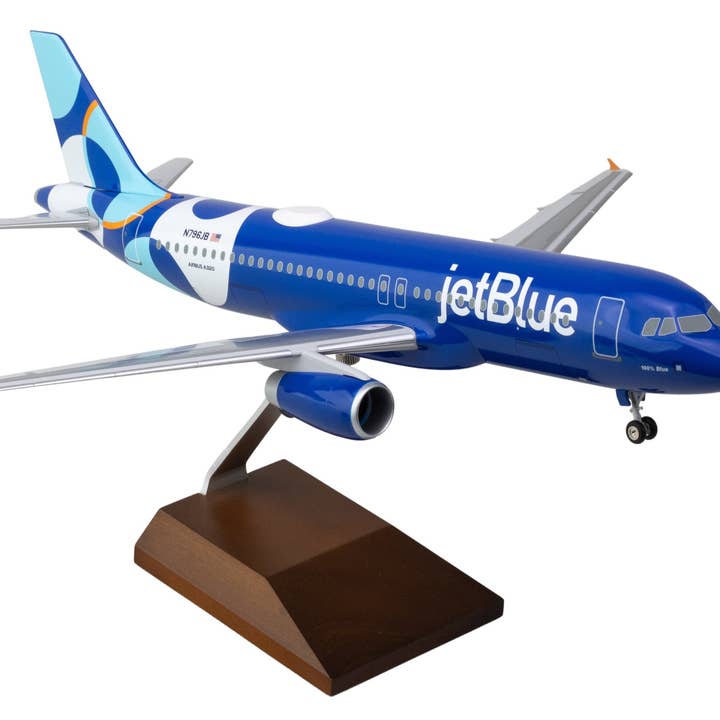 SKYMARKS JETBLUE A320 1/100 FOCO CON SOPORTE DE MADERA Y ENGRANAJE para venta al por mayor de Daron Worldwide Trading