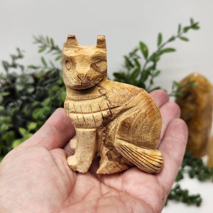 Meraki Gemstones – Engroshandel Pyntefigur – Håndskåret kat i Palo Santo træ, højde 8,3 cm, bredde 6,4 cm11