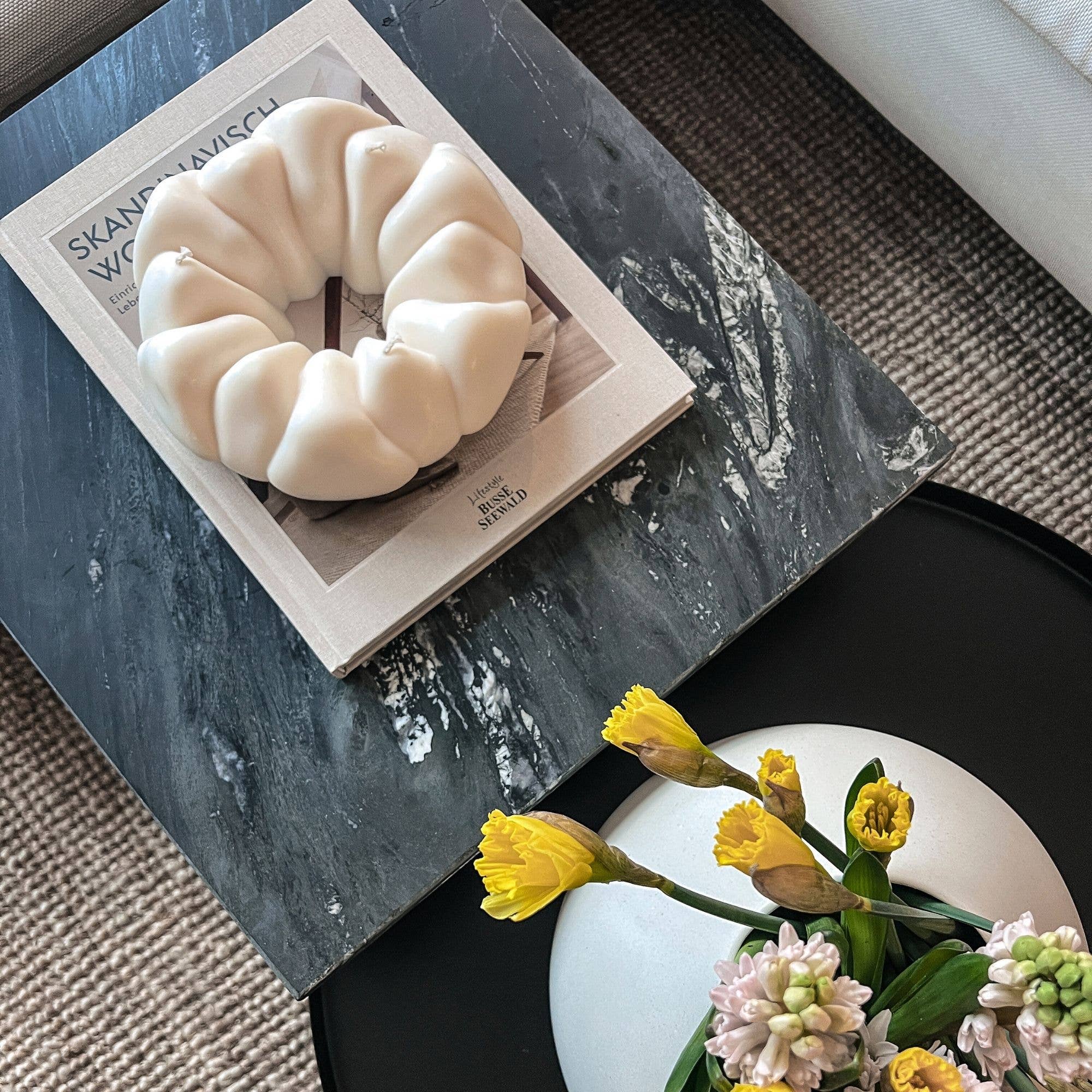 NOMA Studio - Wholesale Novelty Candle - Sculpture Candle Ava – Rapeseed Wax, ø 19 cm2