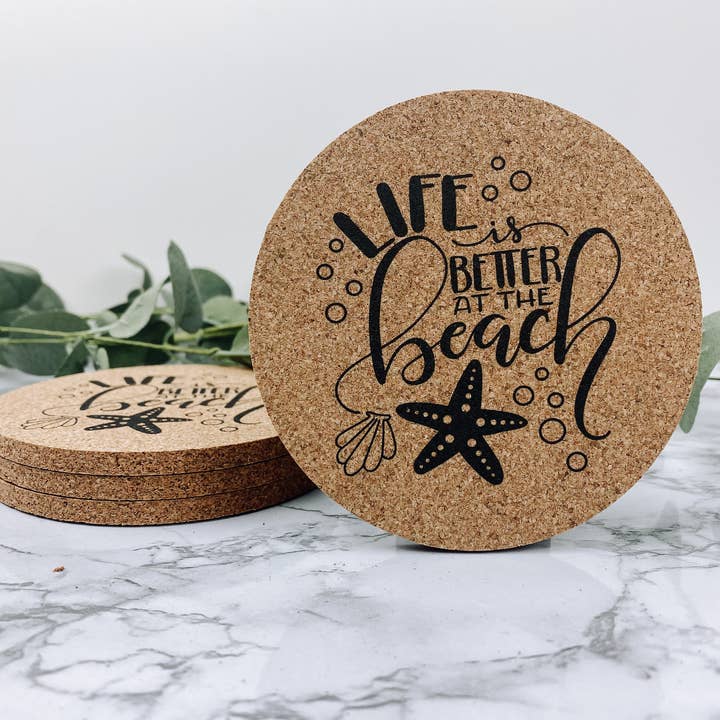 La vie est meilleure à la plage sous-verres en liège pour la vente par WT Custom Designs