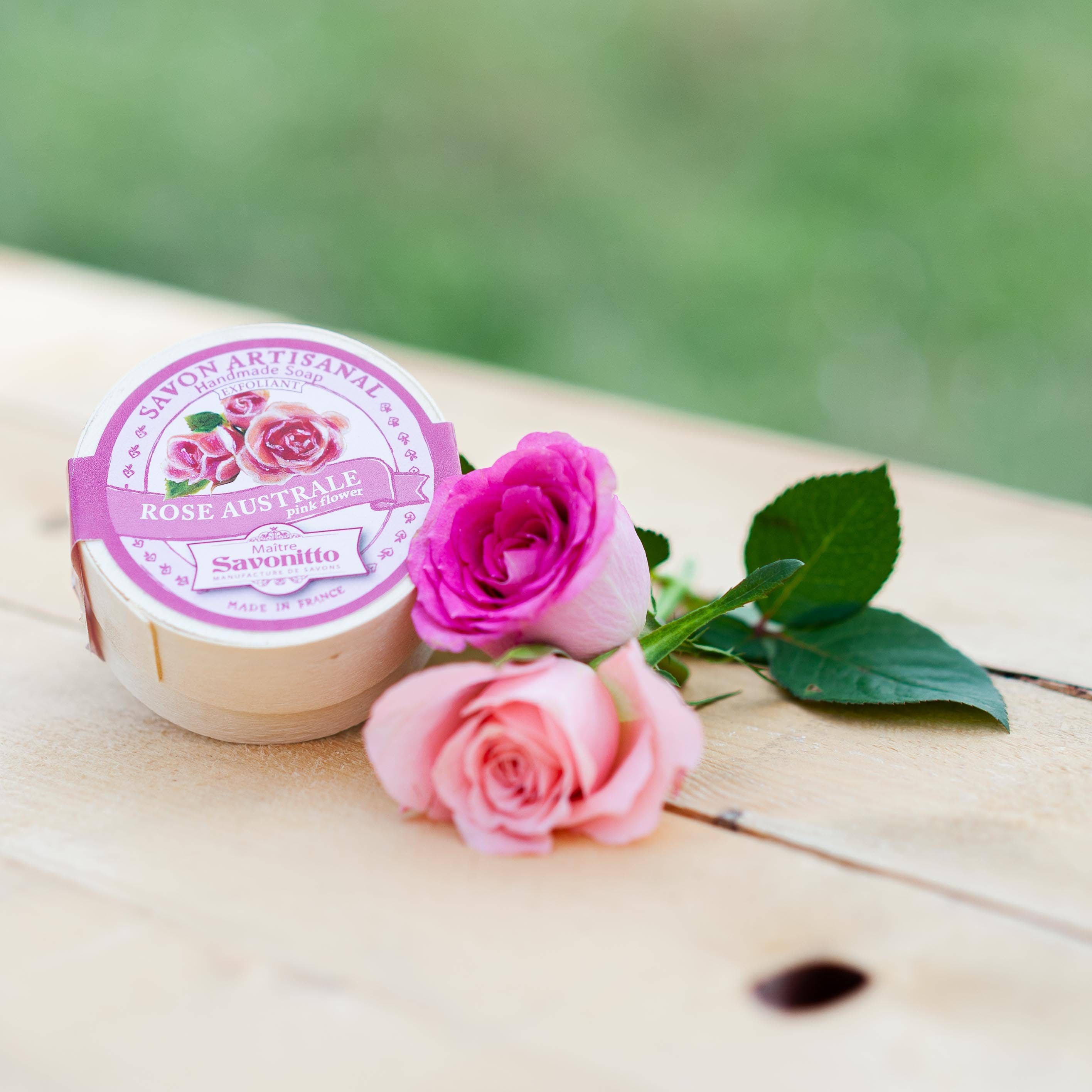 MAITRE SAVONITTO - Vendita all'ingrosso Saponette - Sapone Rosa esfoliante in Scatola di Legno 100g2