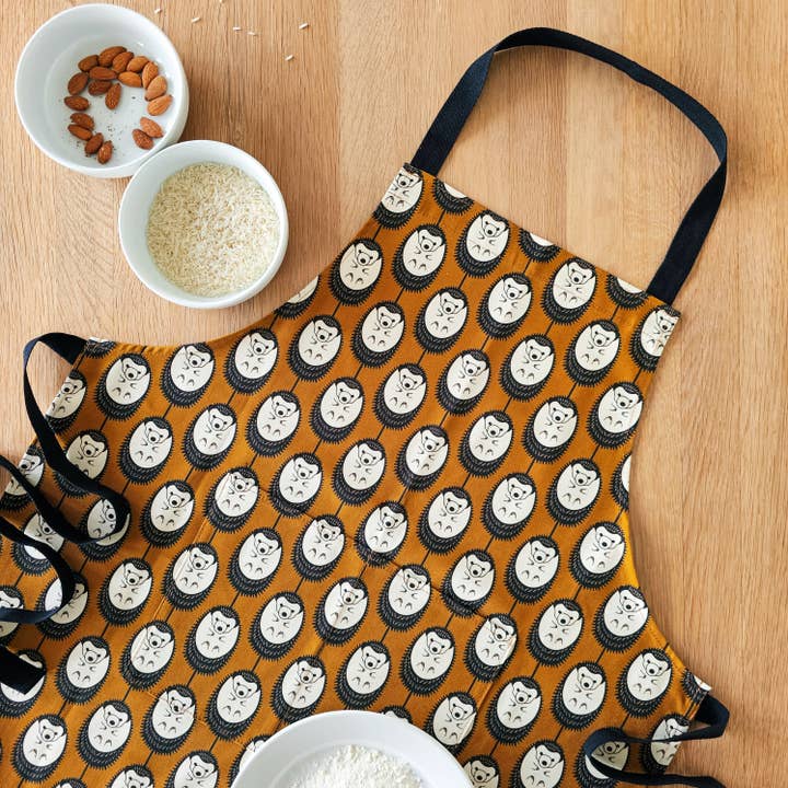 BROWN & WHITE HEDGEHOG APRON for wholesale by Hannah Issi