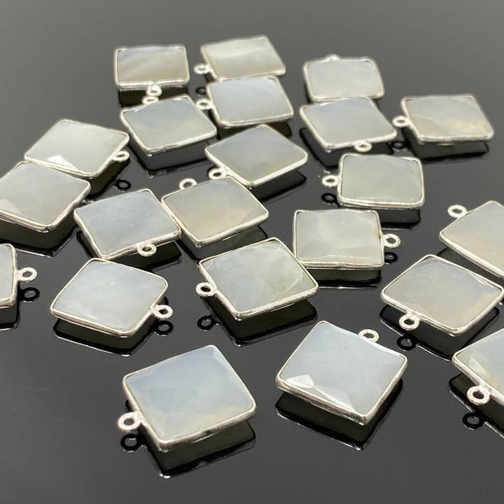 11 stuks witte maansteen bedels, edelsteen bedels, verzilverde sieraden onderdelen, sieraden benodigdheden, 18x15mm - 19x16mm voor wholesale door Akstar Gems
