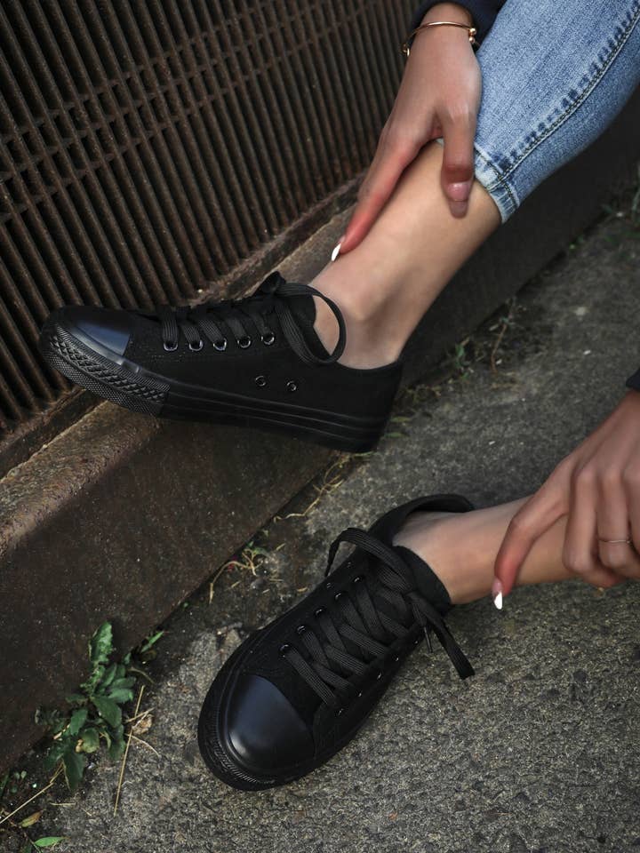 Eenvoudige stoffen sneakers - Yeela voor wholesale door ERYNN