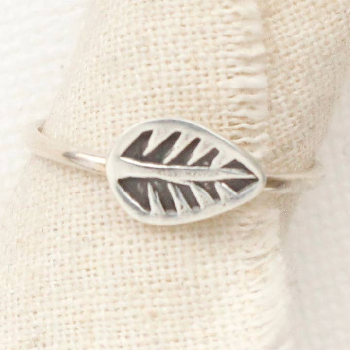 Gestempelter Blattring, Stapelringe für den Großhandel von Sarah DeAngelo