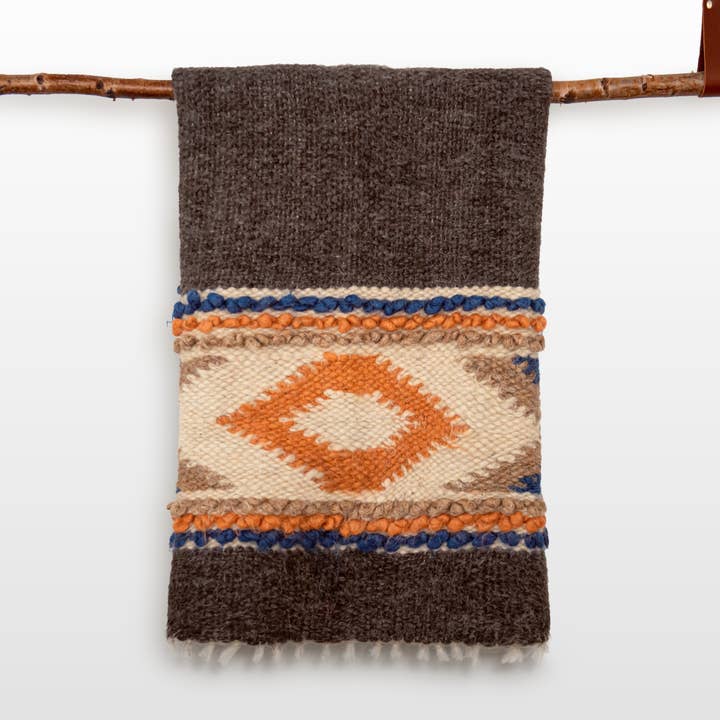 Couverture de lit Tkach (Weaver) Wool Statement pour la vente par Hustle & Blush