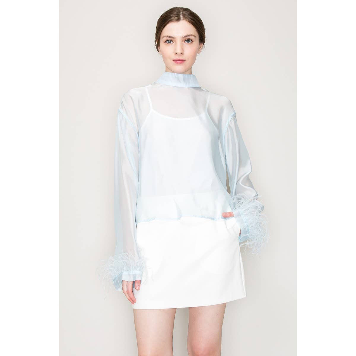INA - Vente Chemisier – femme - Blouse transparente à manches longues avec col montant et bordure en plumes5