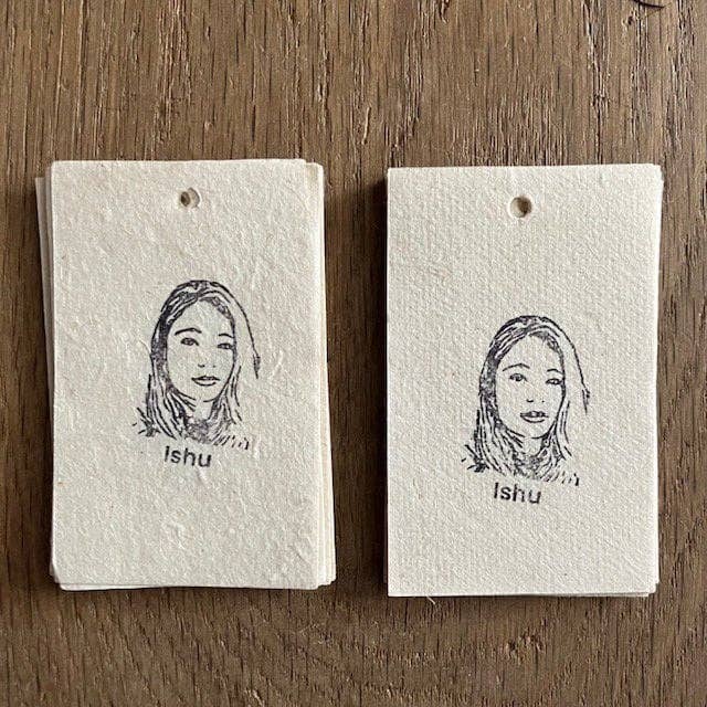 Luna-Leena  - handmade in Nepal – wholesale Nyckelringar - Dam – nyckelring platt räv orange - väskdekoration - filt - handgjord6