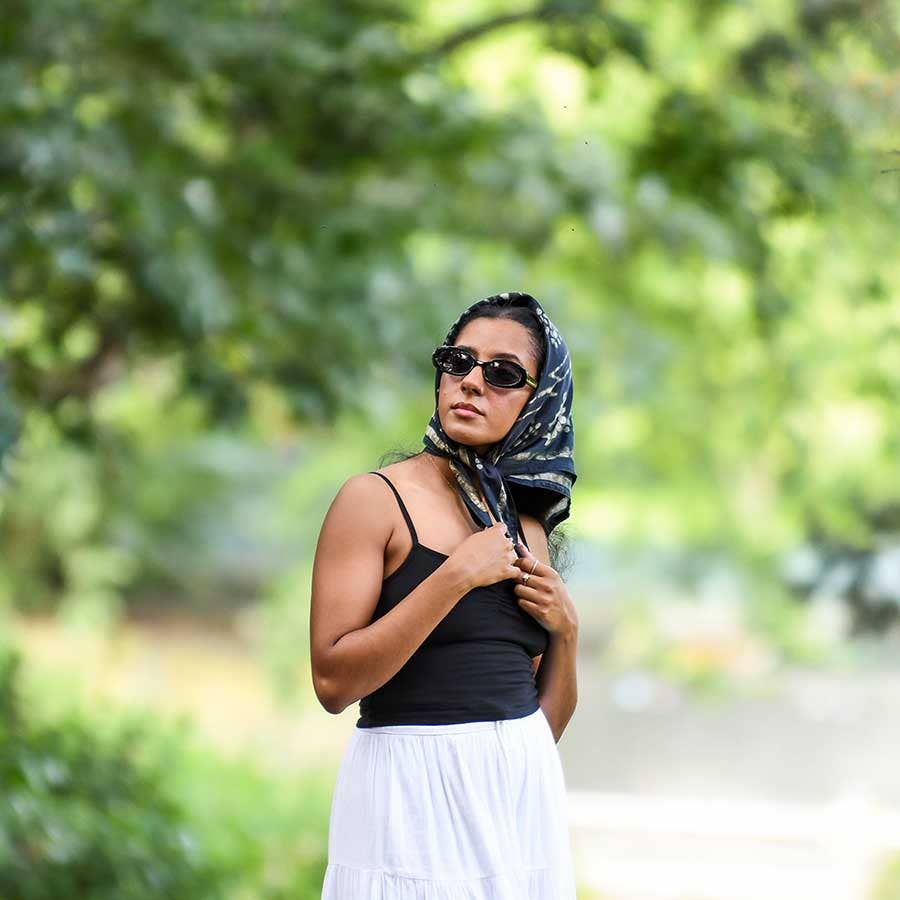 Ichcha - Venta al por mayor Bandana - Unisex - Pañuelo de Carbón, Pañuelo de Cabeza de Algodón y Seda con Estampado en Bloque | Jyoti7