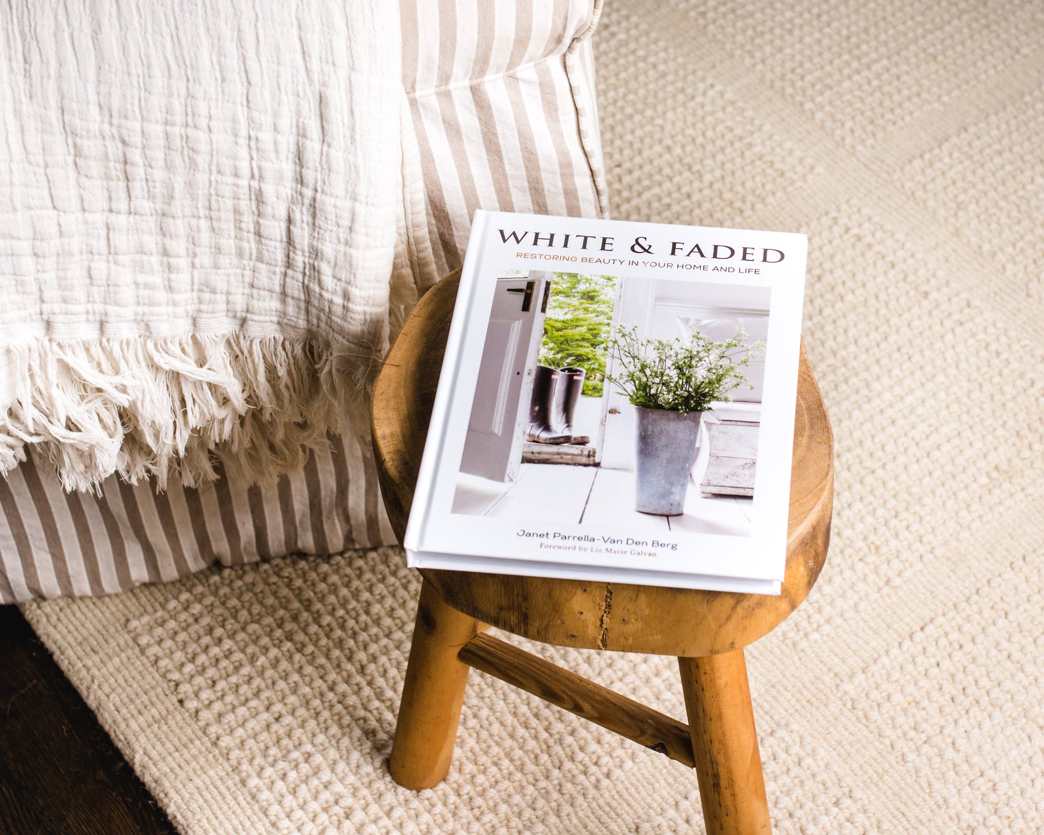 HarperCollins Focus - Wholesale Home & Garden - White and Faded: Restoring Beauty in Your Home and Life7