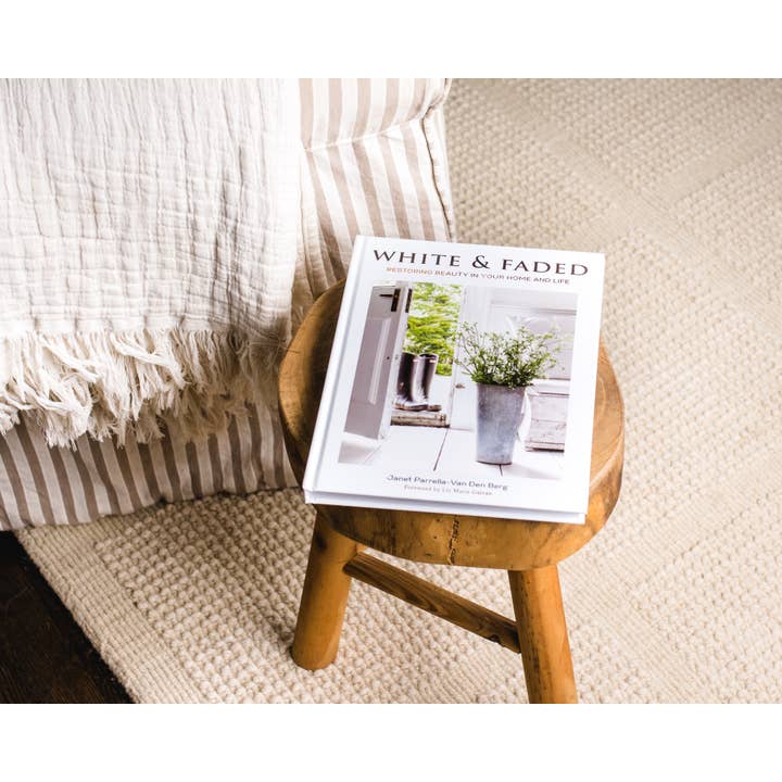 HarperCollins Focus - Wholesale Home & Garden - White and Faded: Restoring Beauty in Your Home and Life7