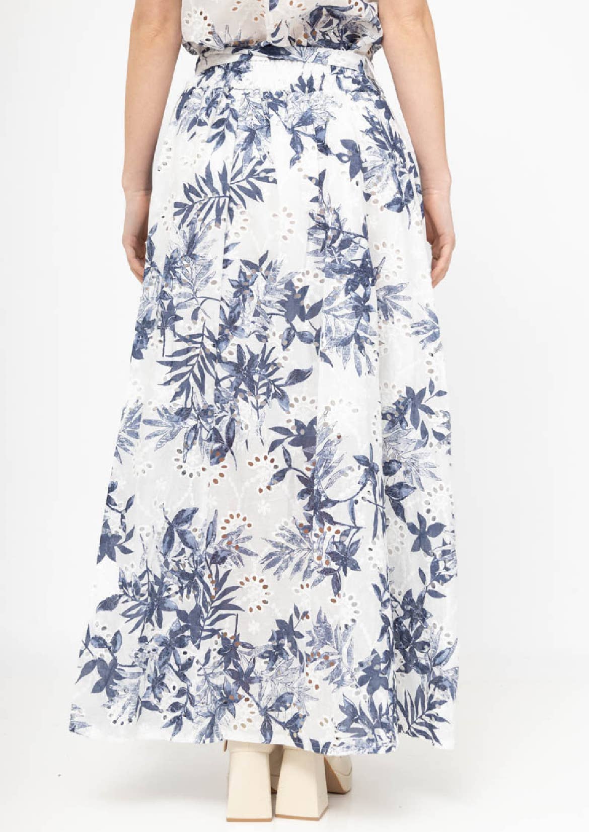 Nota bene - Wholesale Skirt - Women's - Long printed skirt with eyelet embroidery5