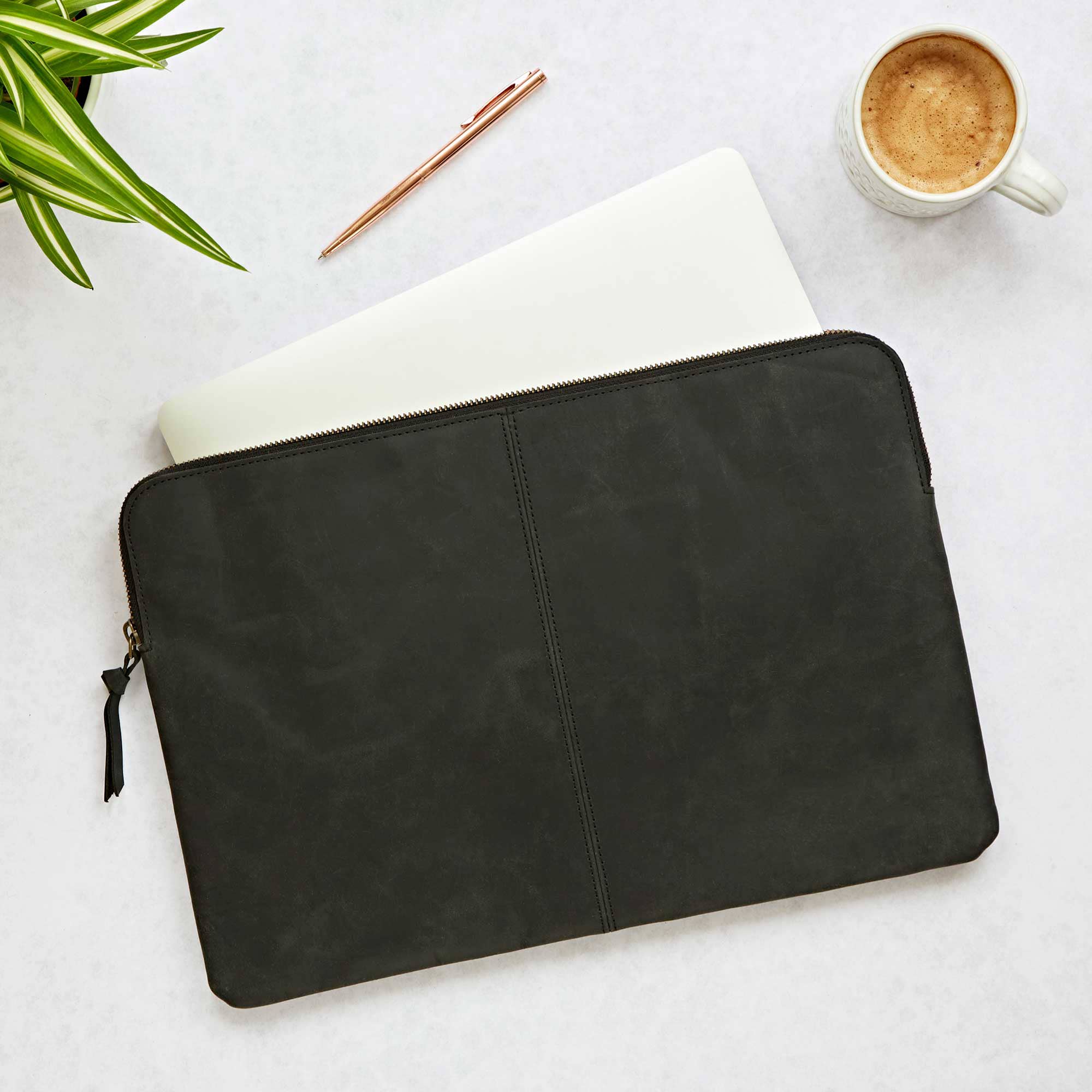 The Paper High Gift Company Limited - Wholesale Laptop/Tablet Case - Unisex - Buffalo Leather 14 Inch Laptop Case - Handmade1