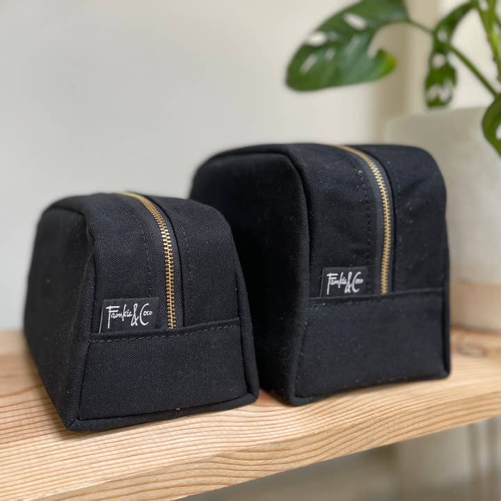 KIT WEST DOPP IN TELA NERA per la vendita all'ingrosso da parte di Frankie & Coco PDX