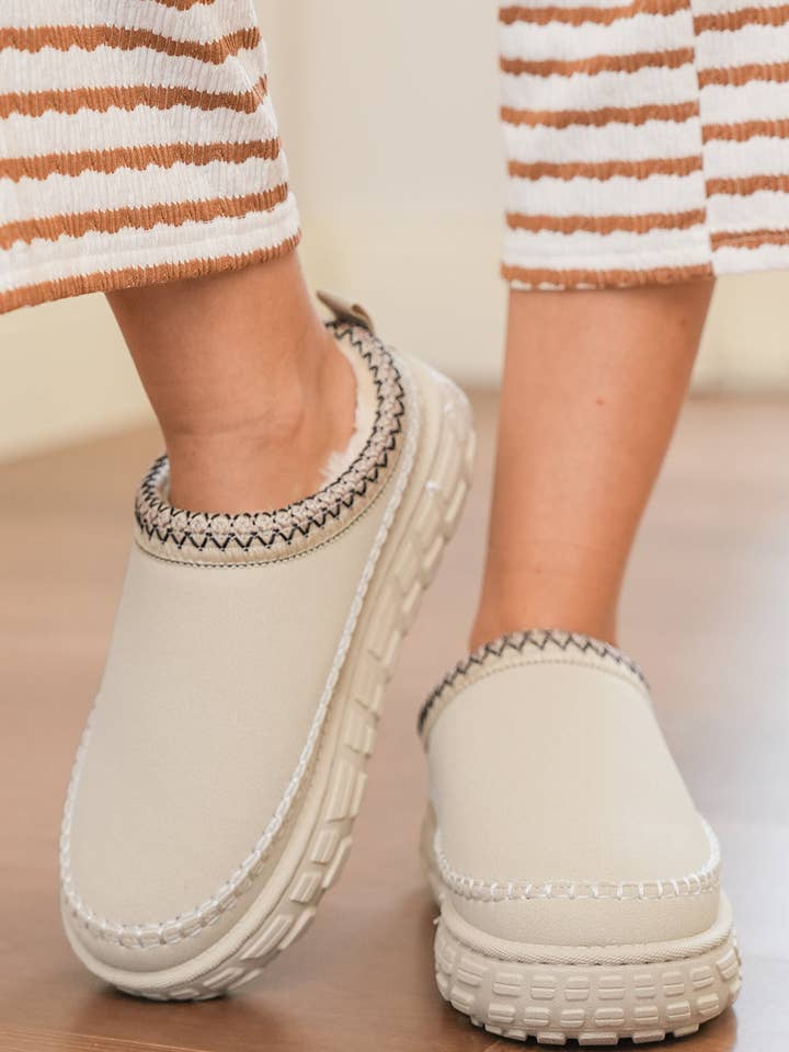 White Contrast Stitch Detail Faux Suede PU Patchwork Plush Winter Clog Slippers for wholesale by Lovesoft