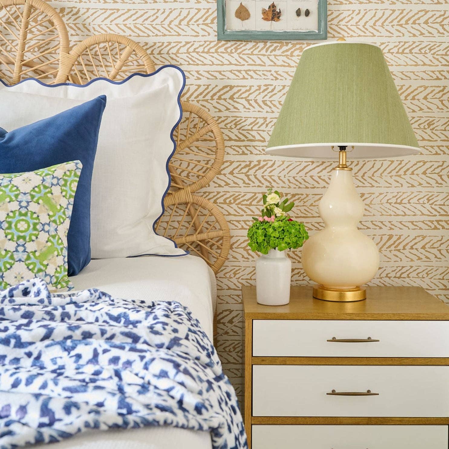 Laura Park Designs - Wholesale Duvet Cover - Scalloped Duvet Cover, Navy / White1