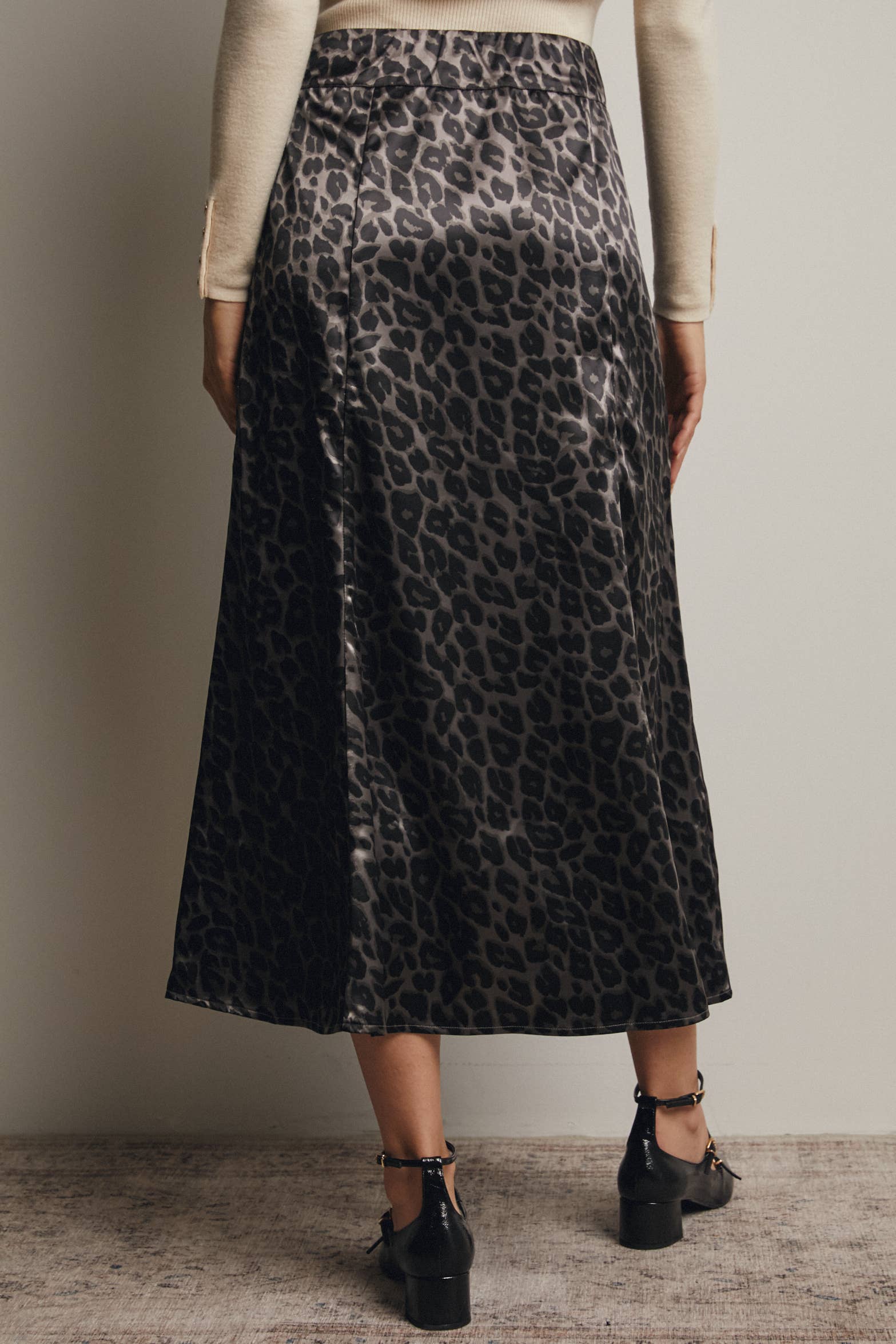 Forte - Wholesale Skirt - Women's - Leopard Print Satin Midi Skirt FSK00078