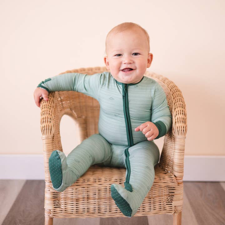 Will & Charlie Shop - Wholesale Sleepsuit - Baby - Tiny Dinosaurs Bamboo Zipper Footie Baby Sleeper Pajamas1