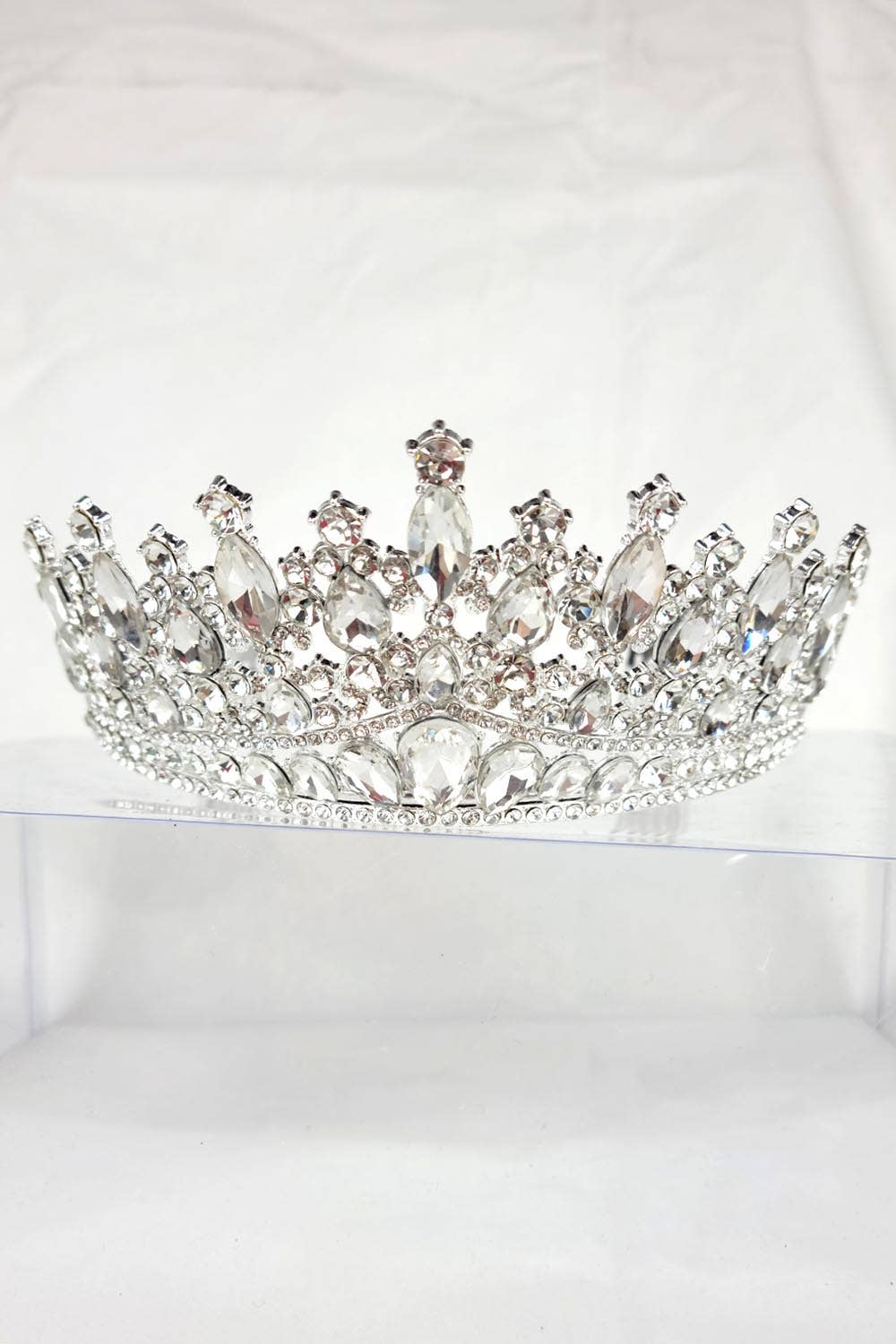 Chicas - Wholesale Tiara - Women's - One Size Fits All Tiara With Jewels HT93244