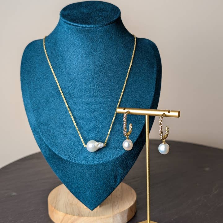 Nudie Jewellery Ltd - Wholesale Pendant/Charm Necklace - Nacre Necklace4