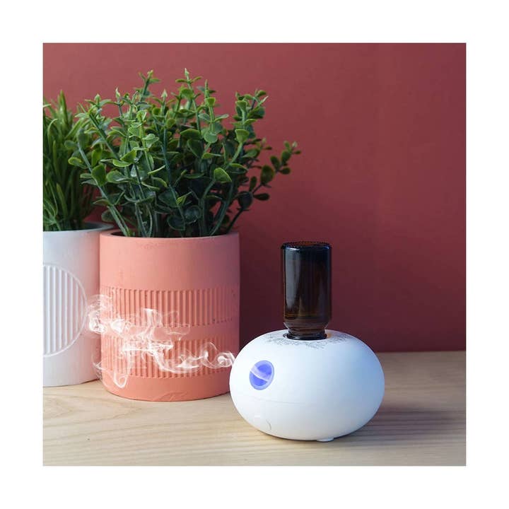 Innobiz USA - Wholesale Electronic Diffuser - Torelia - the Essential Go-anywhere Diffuser1