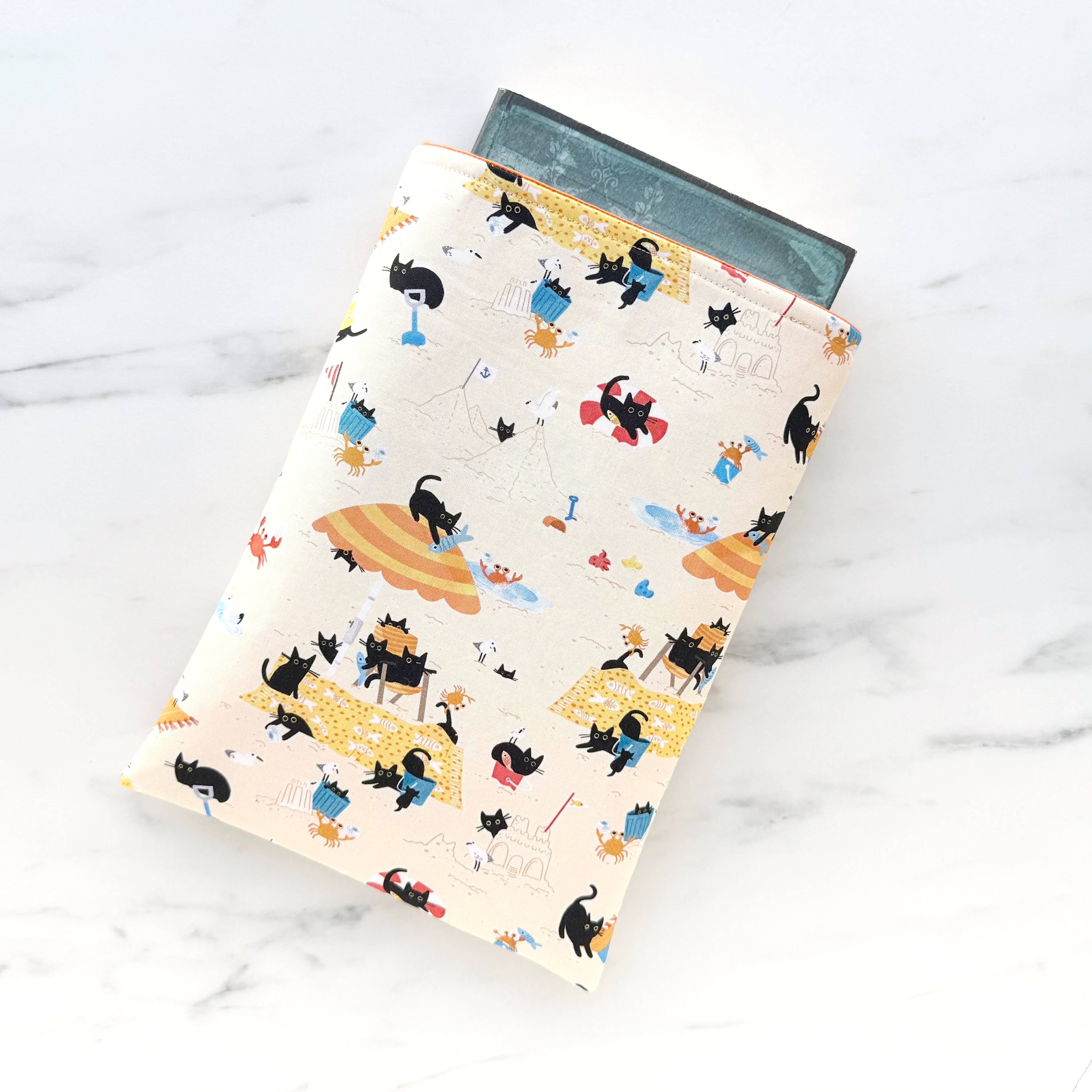 pillowhead designs - Wholesale Book Cover - beach cats - padded book sleeve, book pouch