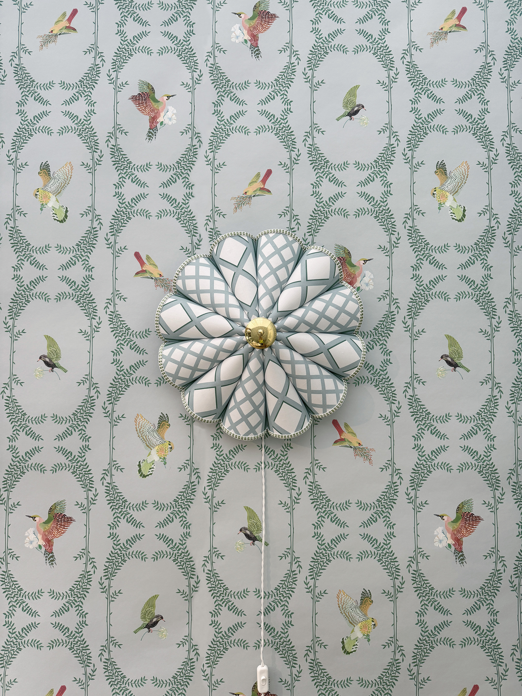 Little Cabari - Wholesale Wallpaper - ENVOLÉE wallpaper color Aubépine2